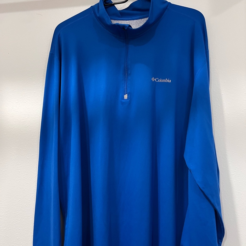 Columbia Men’s Royal Blue Long-Sleeve Swim Rash Guard